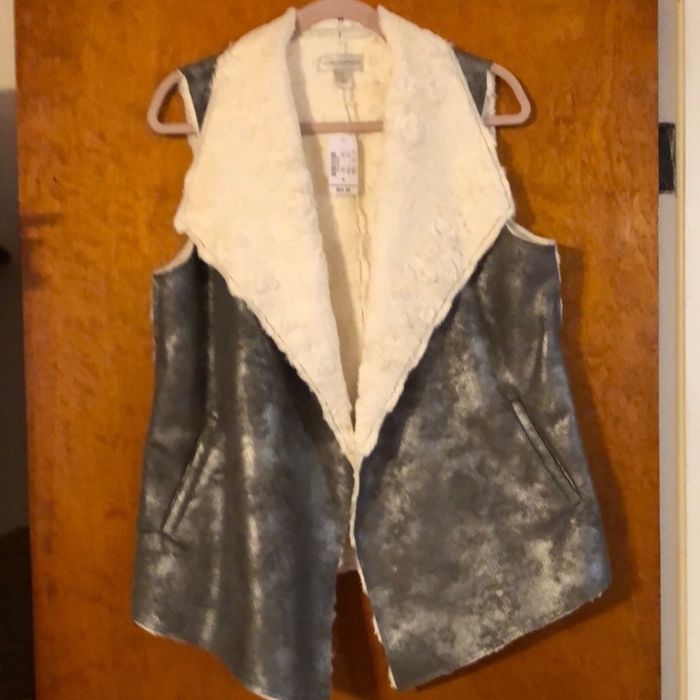 NWT Metallic Fur Lined Metallic Vest - Picture 2 of 2